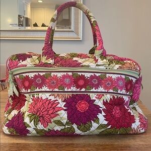 Vera Bradley medium weekender floral duffle!
Beautiful colors